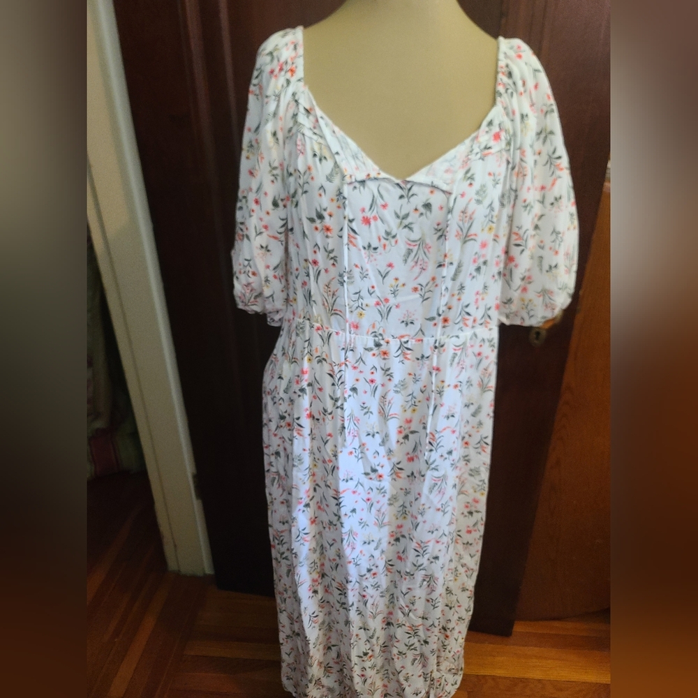 Beautiful Old Navy Floral Dress- Size Large